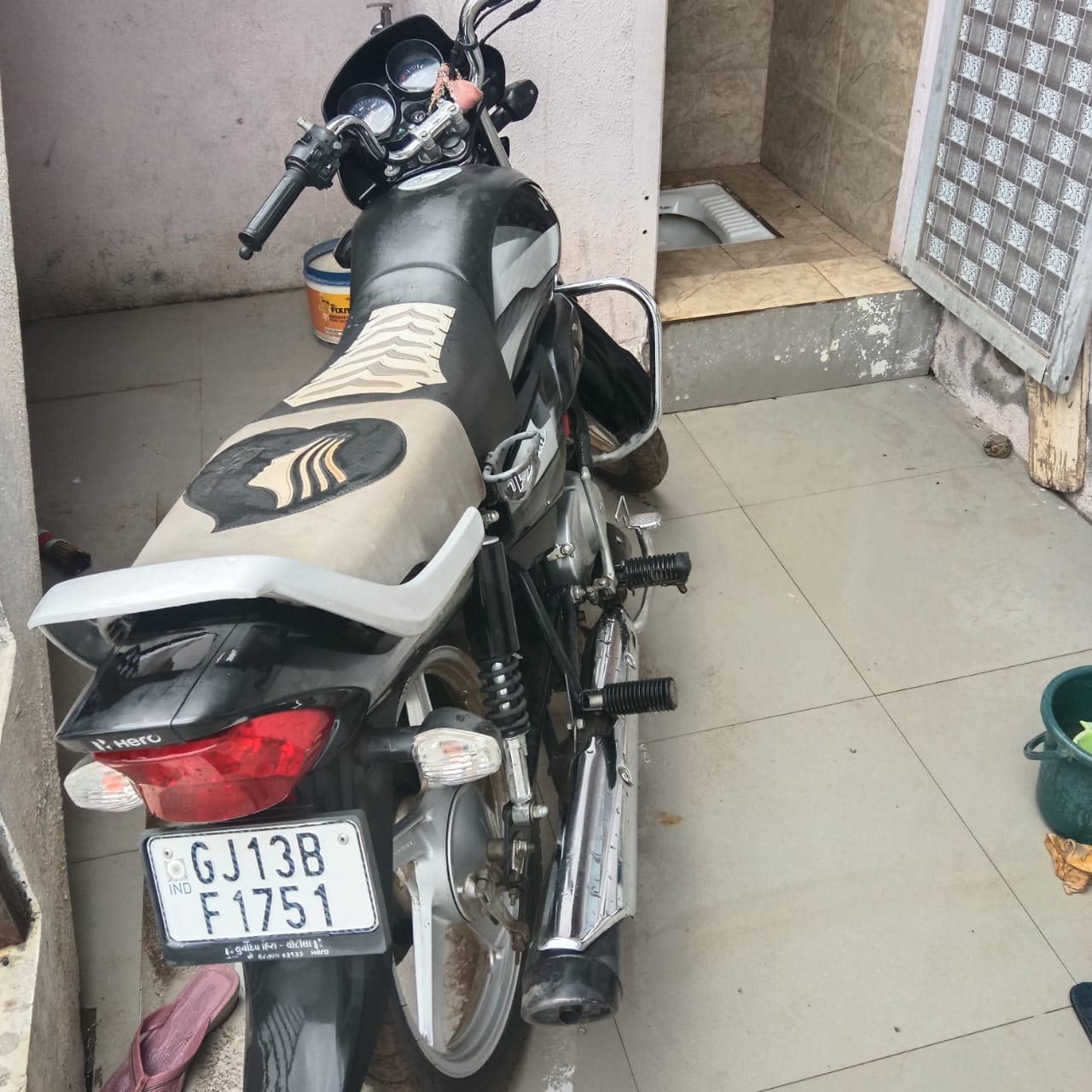 ₹60,000 માં  Hf Deluxe
